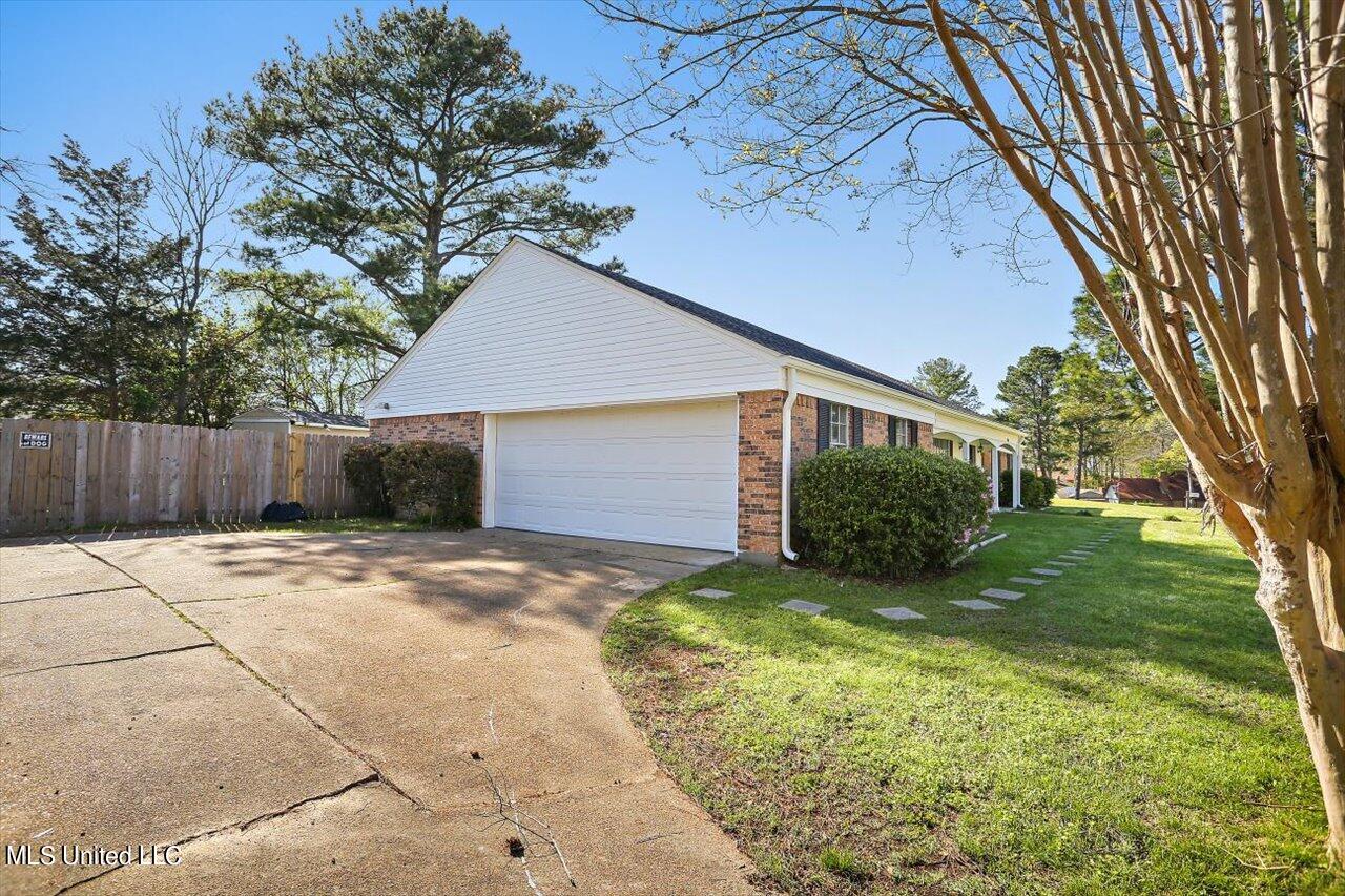 304 Hampton Street Clinton, MS 39056 - Photo 4 of 35 04-304 Hampton St
