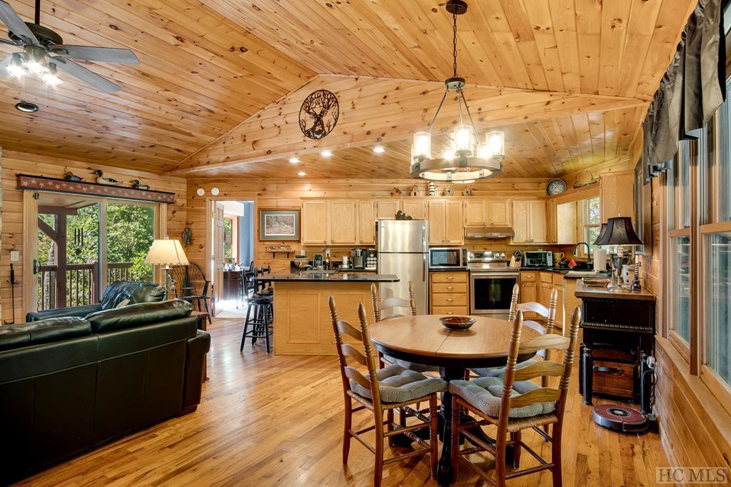 179 Old Bear Ridge Road Scaly Mountain, NC 28775 - Photo 14 of 73 Gallery Image 14
