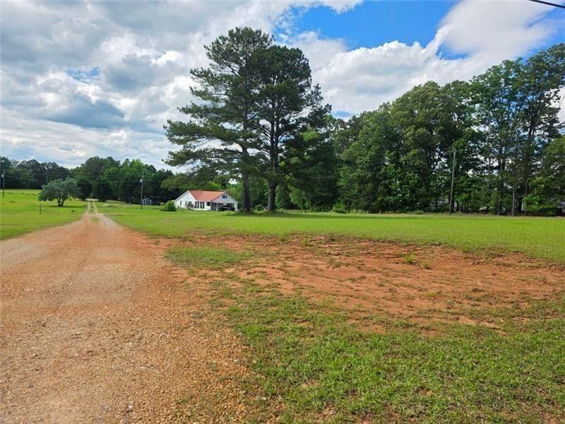 3834 Highway 124 Jefferson, GA 30549 - Photo 6 of 12 a view of a park and entertaining space