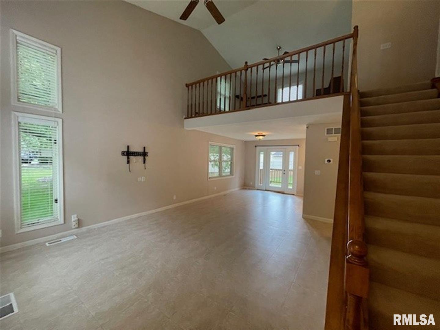 19 Indian Trail Road Macomb, IL 61455 - Photo 3 of 33 Gallery Image 3