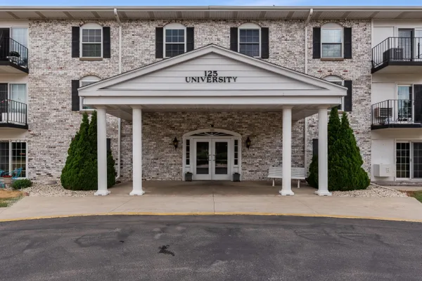 $135,000 | 125 North University Drive, Unit 105, West Bend, WI 53095