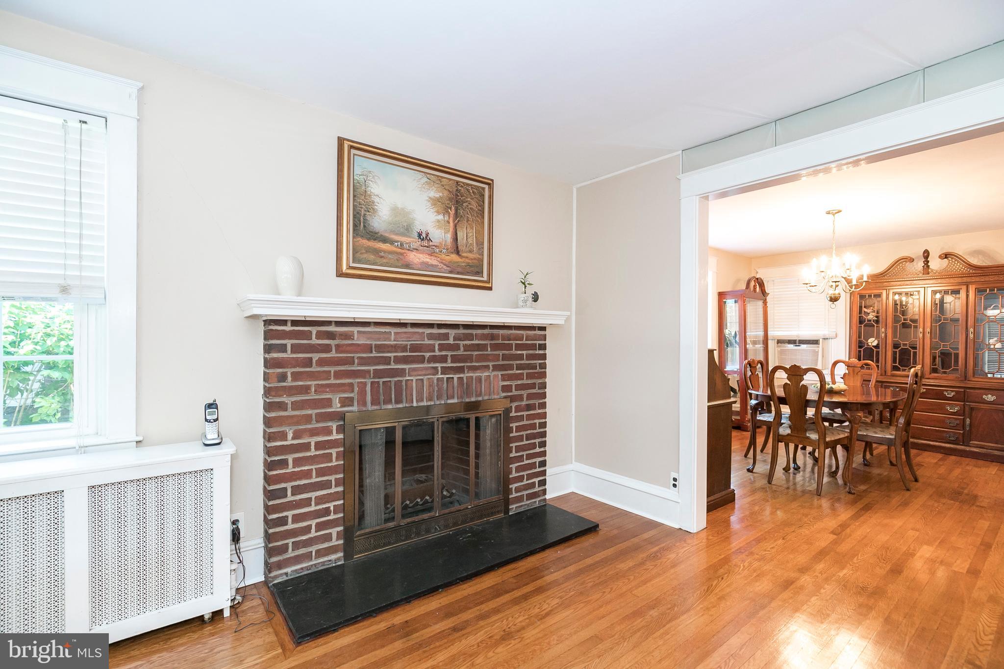 131 Walsh Road Lansdowne, PA 19050 - Photo 4 of 39 Living Room