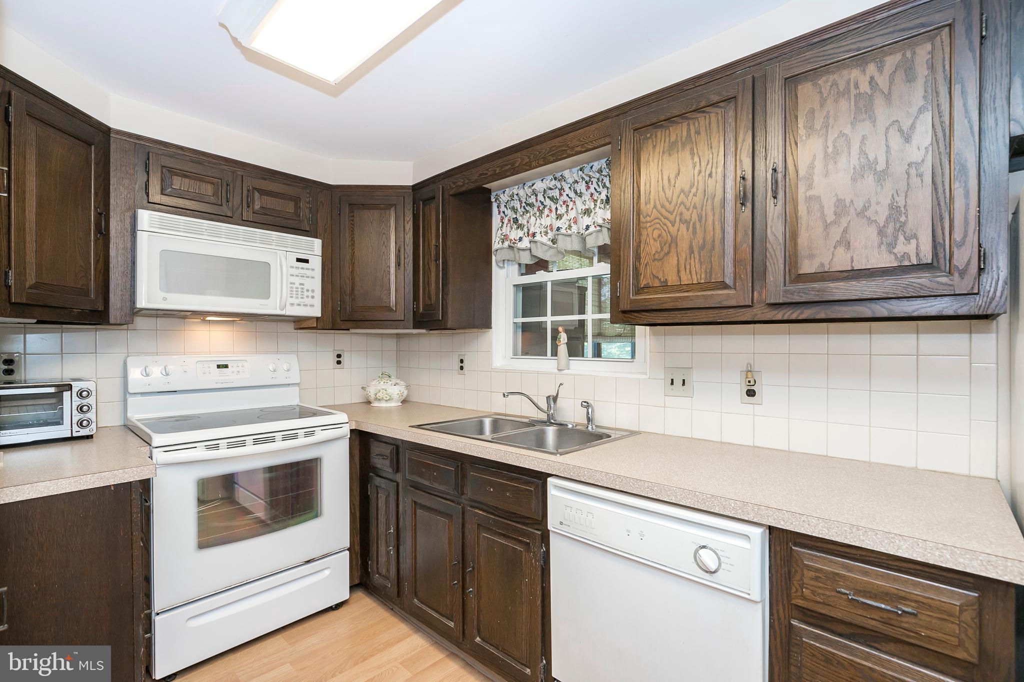 131 Walsh Road Lansdowne, PA 19050 - Photo 9 of 39 Upstairs Kitchen