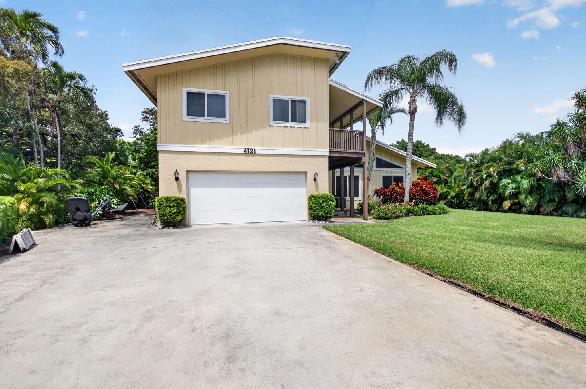 4121 Northwest 5th Avenue Boca Raton, FL 33431 - Photo 3 of 35 2-web-or-mls-DSC_0513