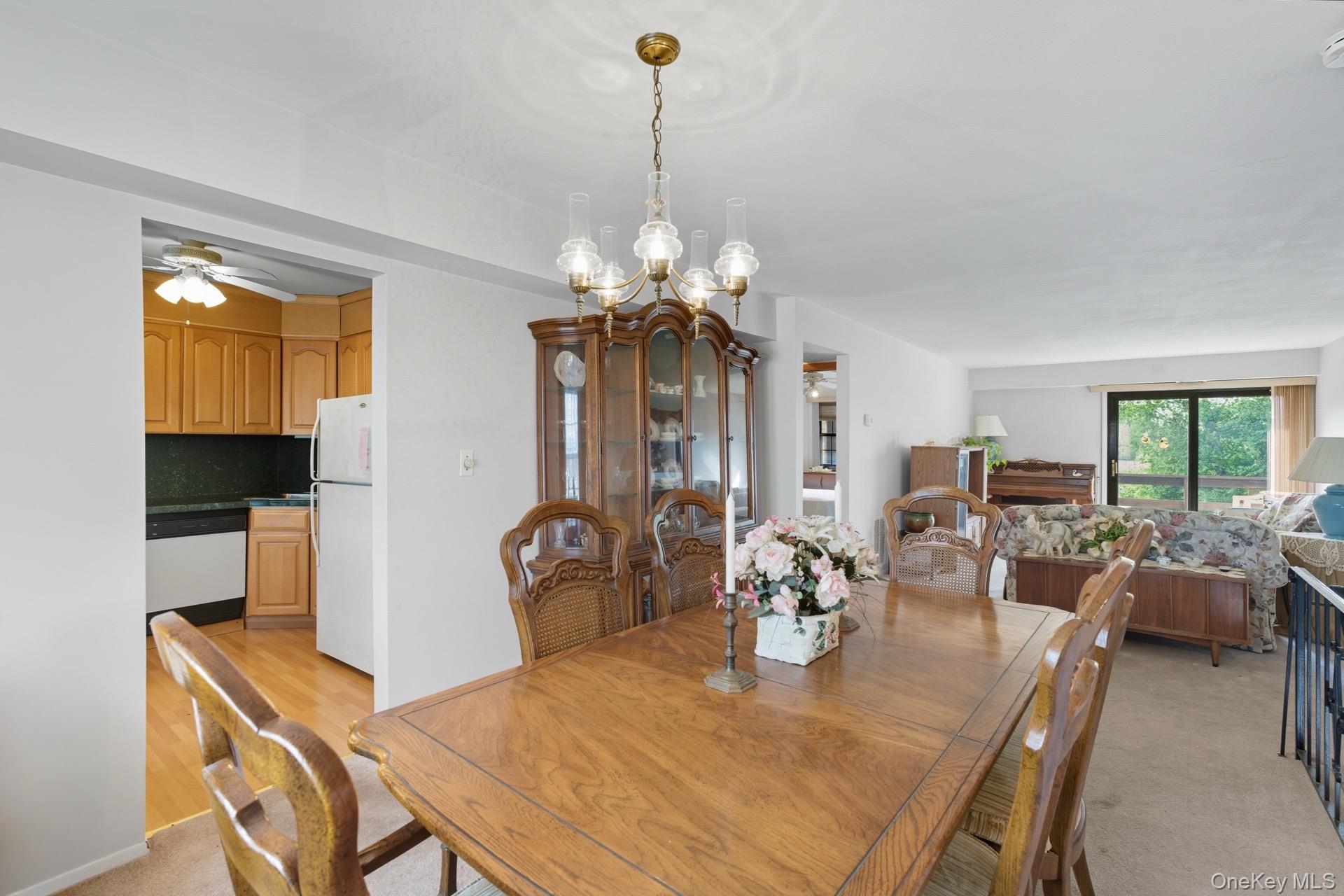 348 Mariners Way Copiague, NY 11726 - Photo 7 of 19 Big Dining Room