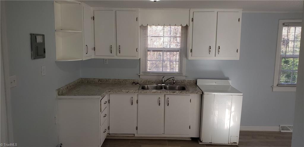 1711 Alexandria Road Greensboro, NC 27405 - Photo 4 of 9