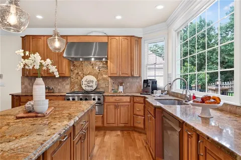 $875,000 | 5490 Hampstead Way, Johns Creek, GA 30097