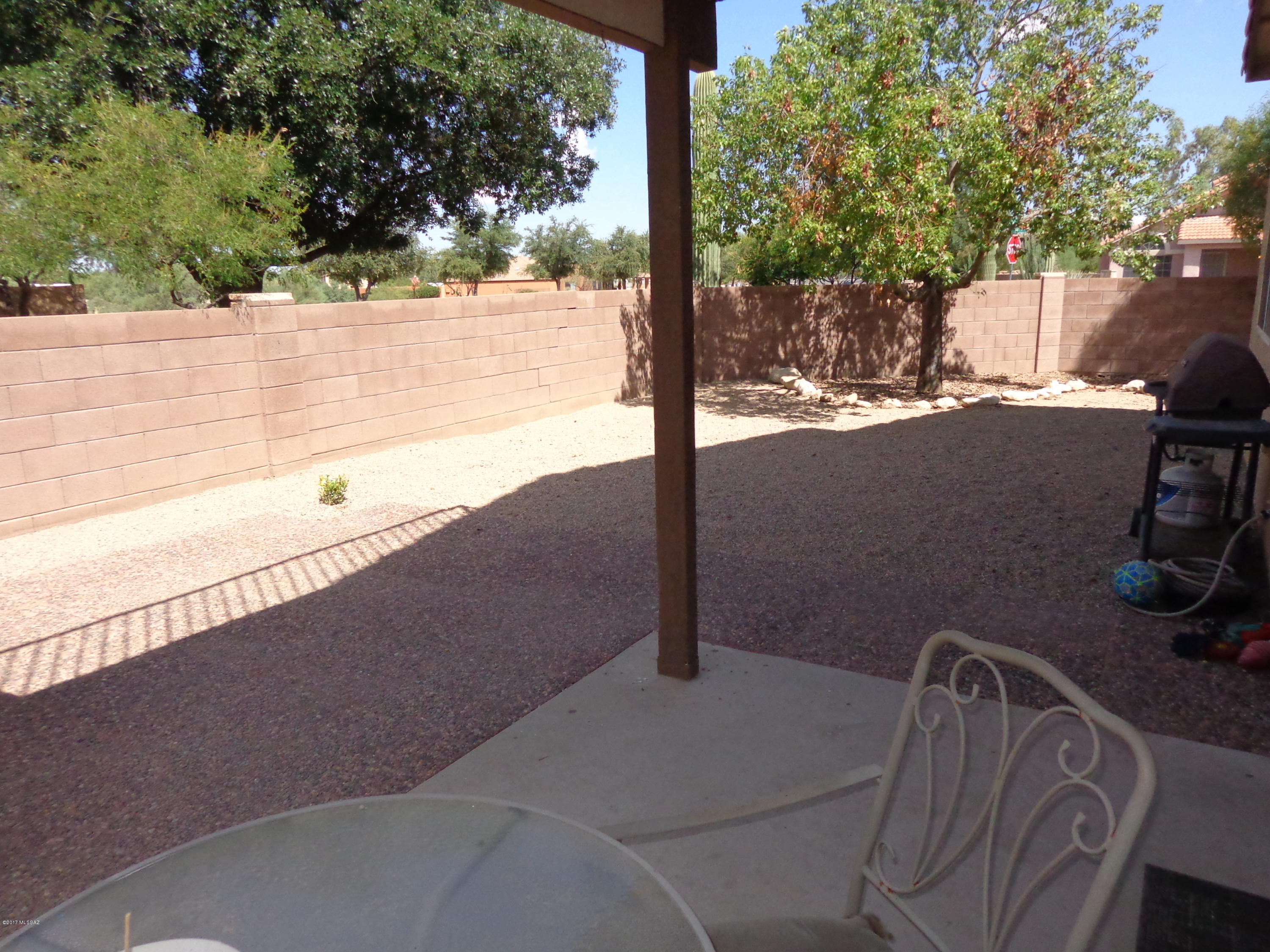 8793 North Maple Ridge Place Tucson, AZ 85743 - Photo 5 of 27 Gallery Image 5