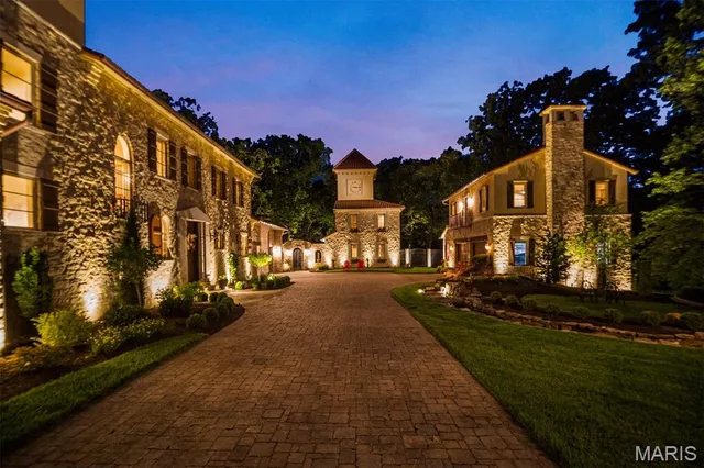 $4,185,000 | 1042 Wings Road, St. Albans, MO 63073