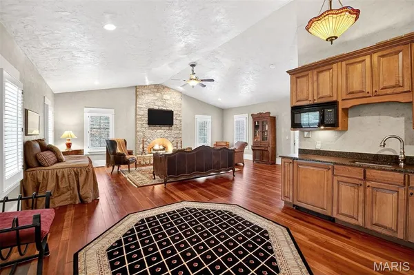 $4,185,000 | 1042 Wings Road, St. Albans, MO 63073