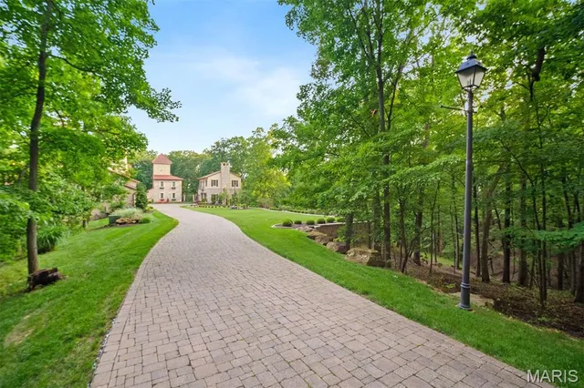 $4,185,000 | 1042 Wings Road, St. Albans, MO 63073