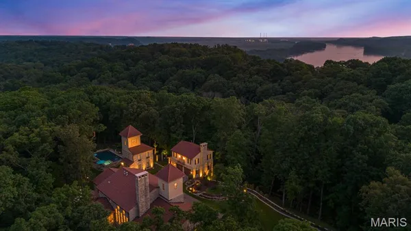 $4,185,000 | 1042 Wings Road, St. Albans, MO 63073