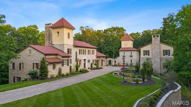 $4,185,000 | 1042 Wings Road, St. Albans, MO 63073