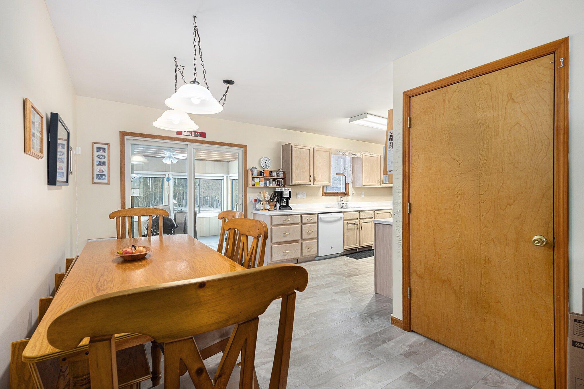 4935 West Deren Road Ludington, MI 49431 - Photo 9 of 36 Dining Area