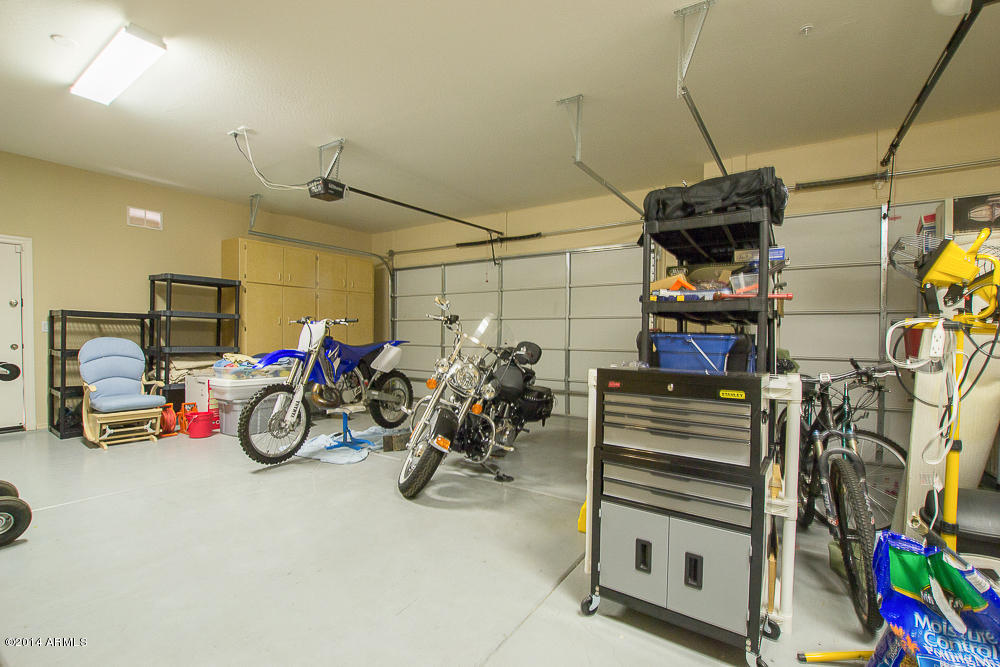 41608 North River Bend Road Phoenix, AZ 85086 - Photo 44 of 65 garage