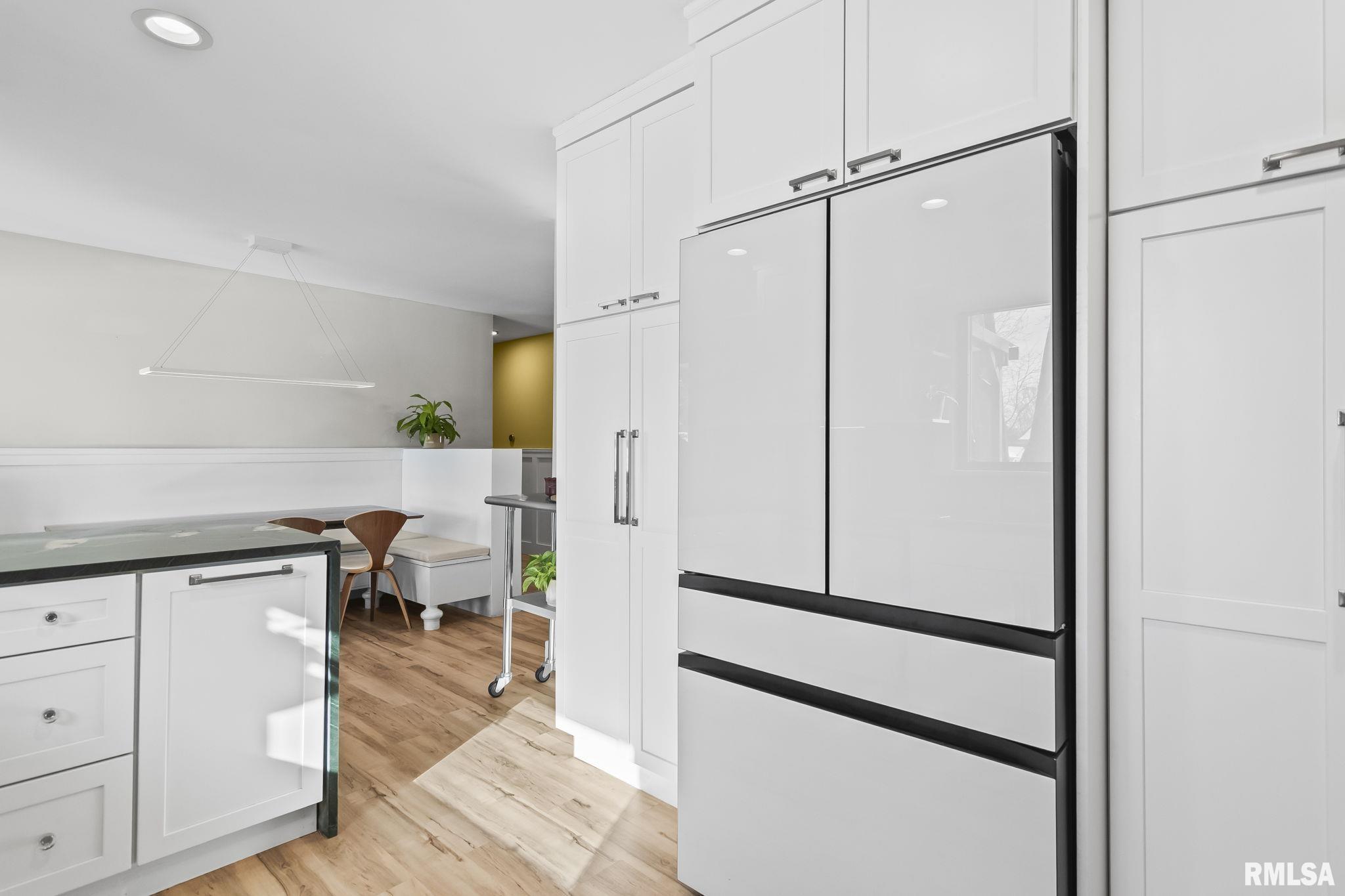 2518 Lindsay Road Springfield, IL 62704 - Photo 18 of 46