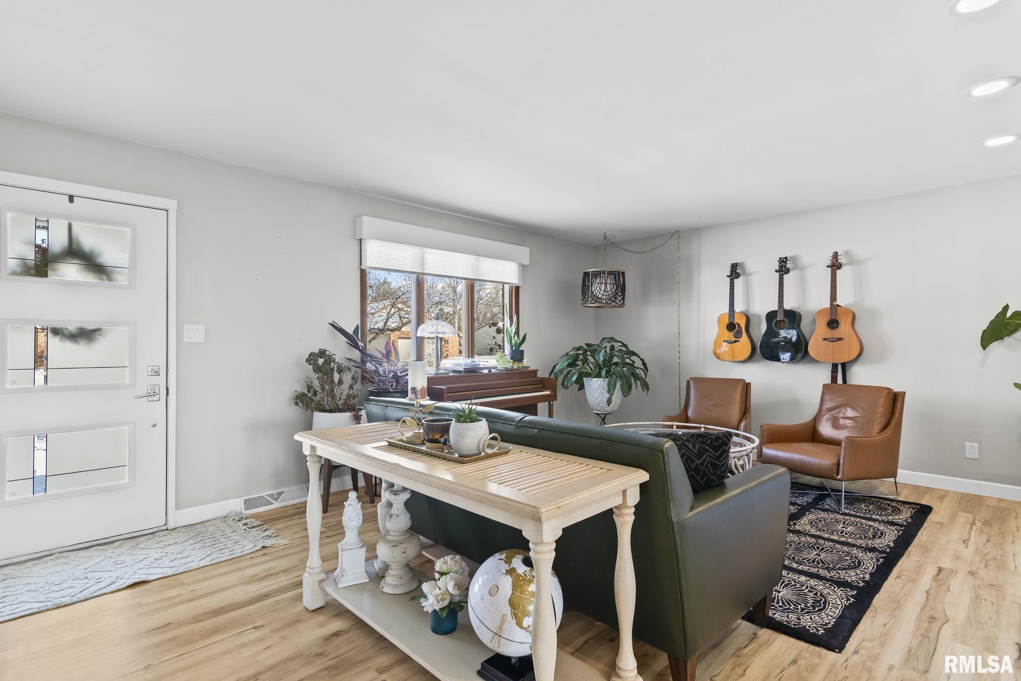 2518 Lindsay Road Springfield, IL 62704 - Photo 6 of 46