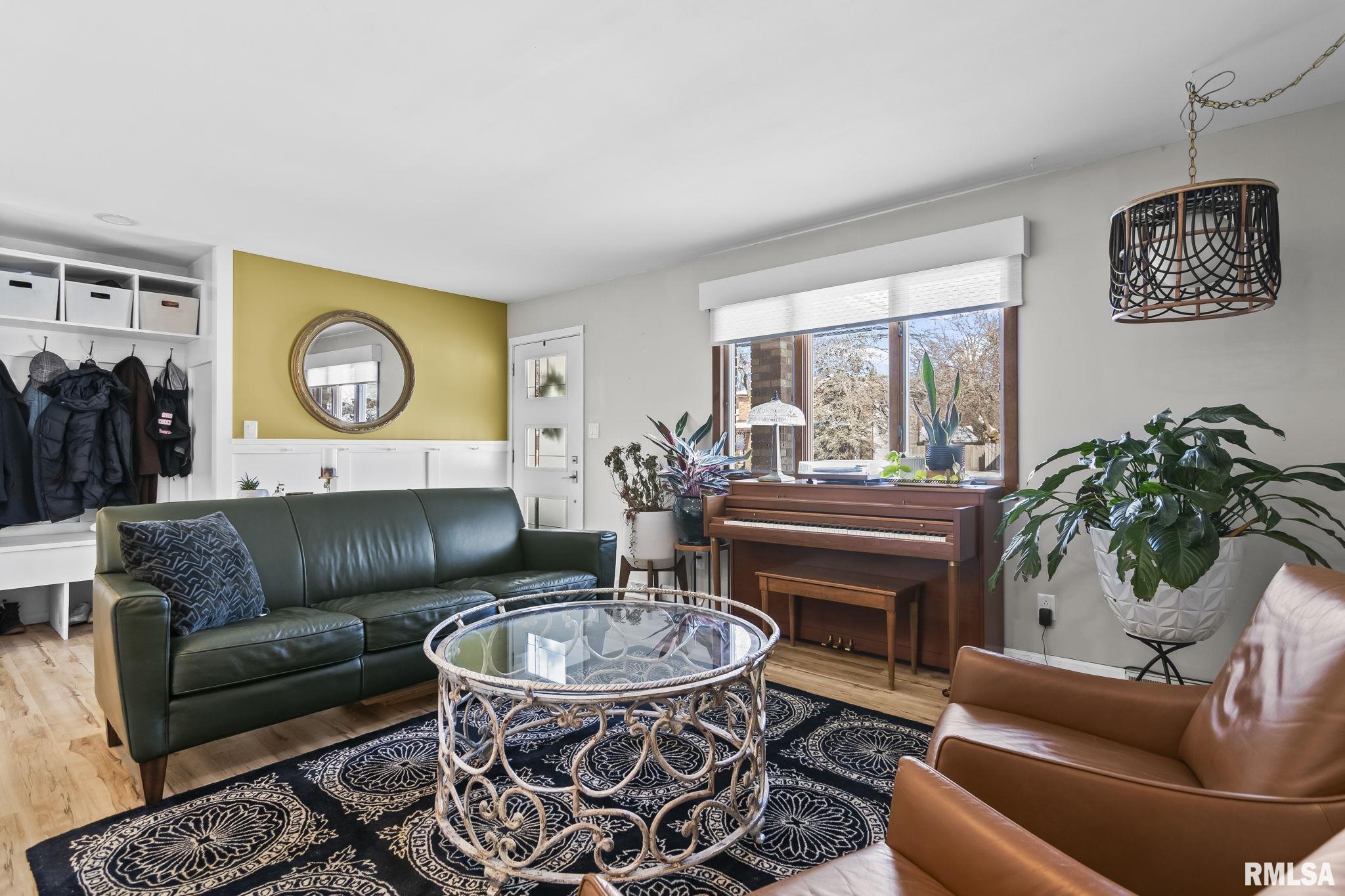 2518 Lindsay Road Springfield, IL 62704 - Photo 9 of 46