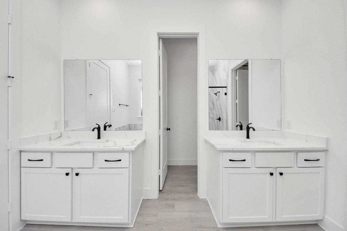 9514 Chateau Hill Manvel, TX 77578 - Photo 15 of 32 Stock Photo