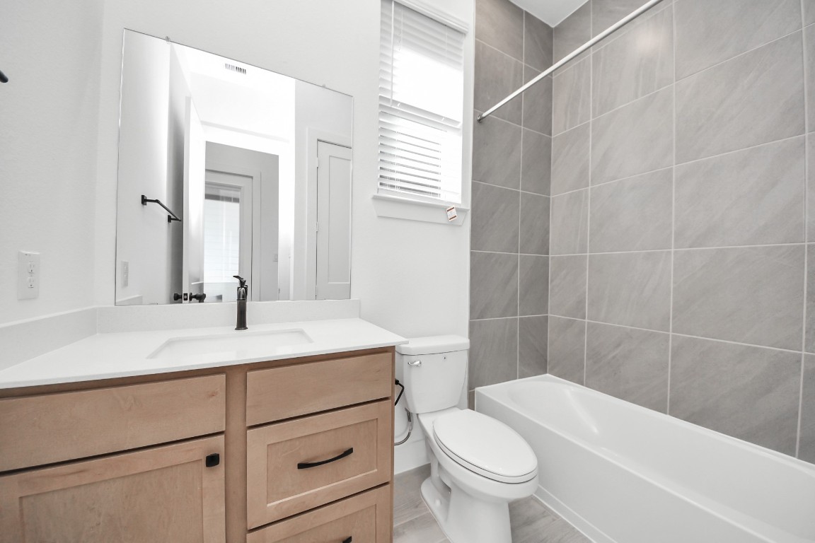 9514 Chateau Hill Manvel, TX 77578 - Photo 18 of 32 Stock Photo