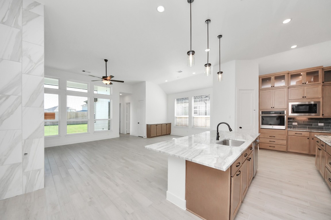 9514 Chateau Hill Manvel, TX 77578 - Photo 3 of 32 Stock Photo