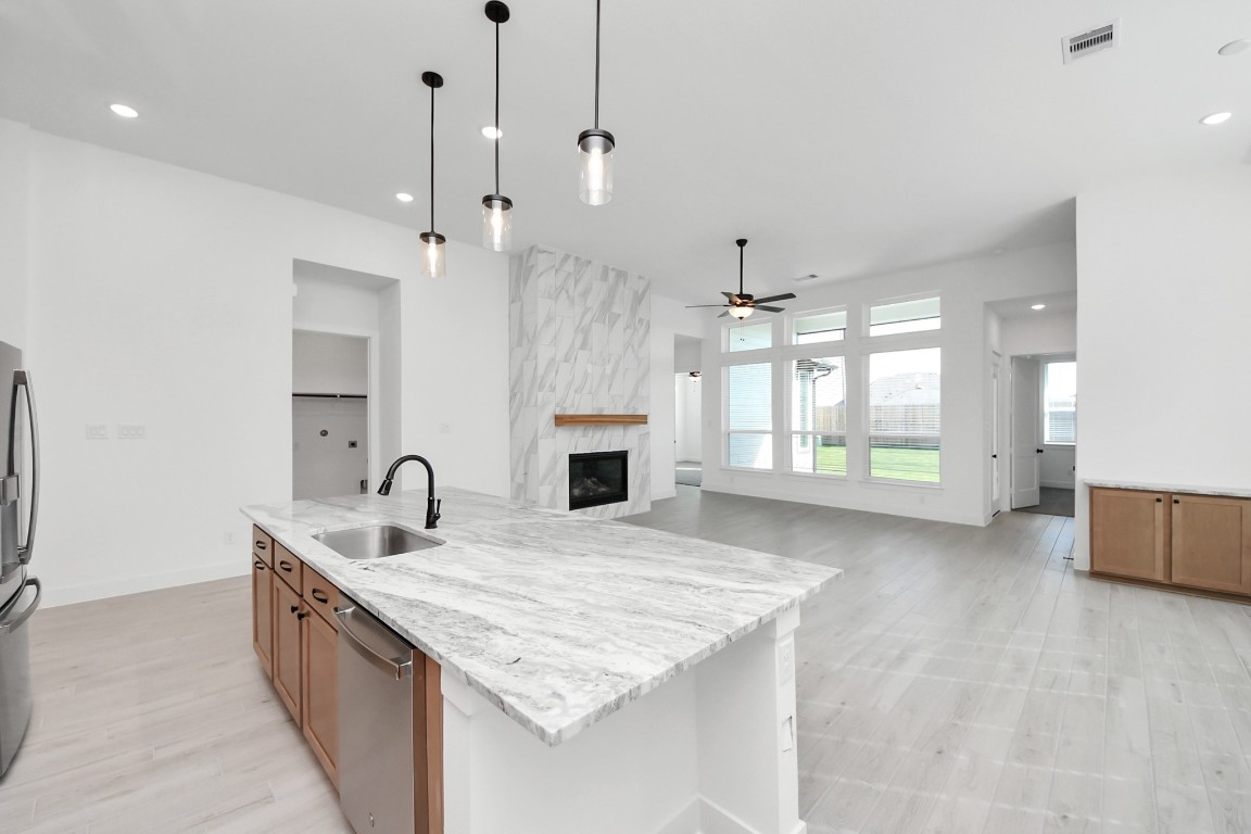 9514 Chateau Hill Manvel, TX 77578 - Photo 10 of 32 Stock Photo