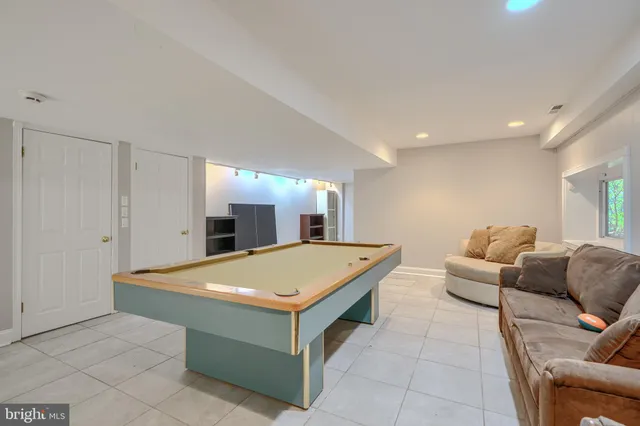 $2,000,000 | 2101 Tufton Avenue, Reisterstown, MD 21136