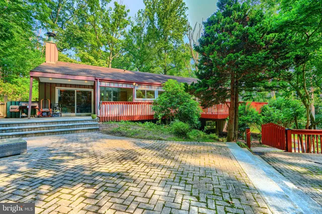 $2,000,000 | 2101 Tufton Avenue, Reisterstown, MD 21136