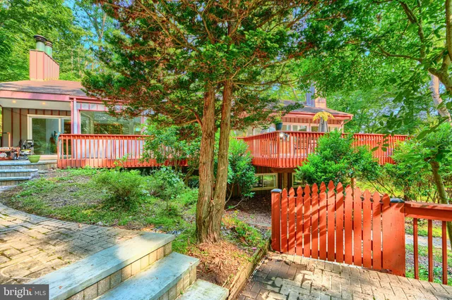 $2,000,000 | 2101 Tufton Avenue, Reisterstown, MD 21136