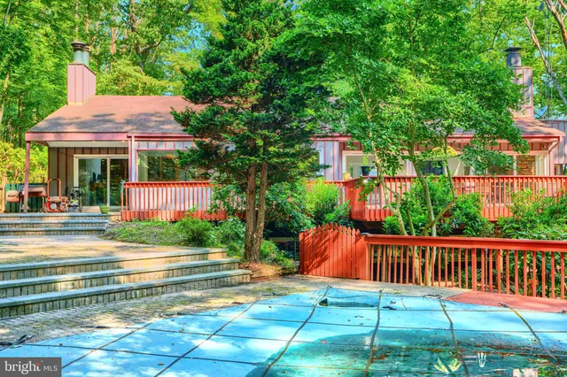 $2,000,000 | 2101 Tufton Avenue, Reisterstown, MD 21136