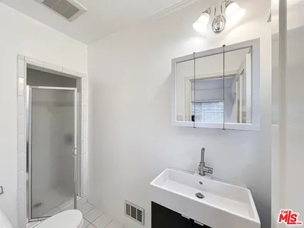 $4,695 | 920 Carrillo Drive, Los Angeles, CA 90048
