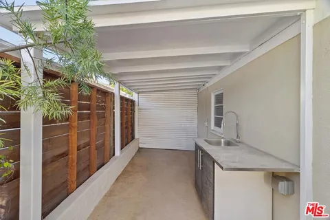 $4,695 | 920 Carrillo Drive, Los Angeles, CA 90048