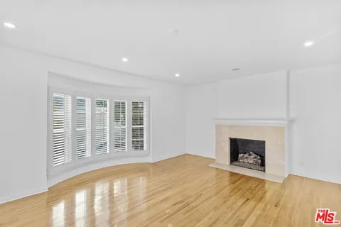 $4,695 | 920 Carrillo Drive, Los Angeles, CA 90048