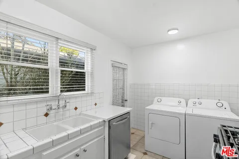 $4,695 | 920 Carrillo Drive, Los Angeles, CA 90048