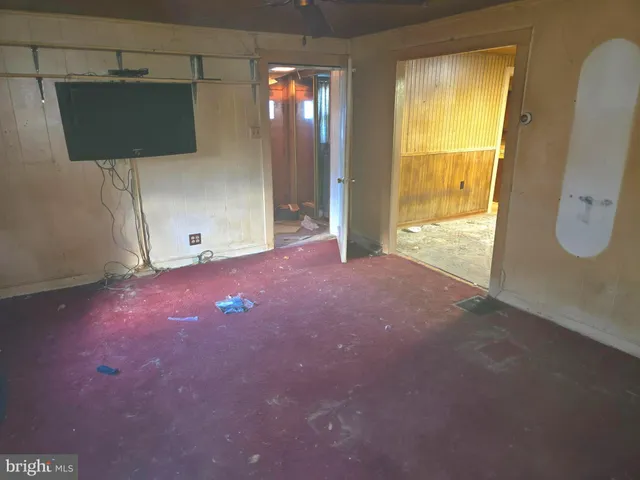 $225,000 | 196 Foster Drive, Falling Waters, WV 25419