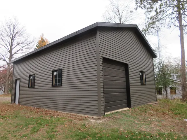 $289,900 | 245 Summit Street, Iola, WI 54945