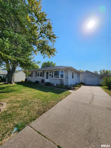 $1,450 | 3235 West 16th Street, Davenport, IA 52804