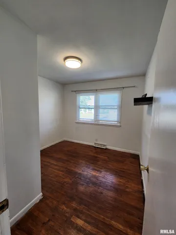 $1,450 | 3235 West 16th Street, Davenport, IA 52804