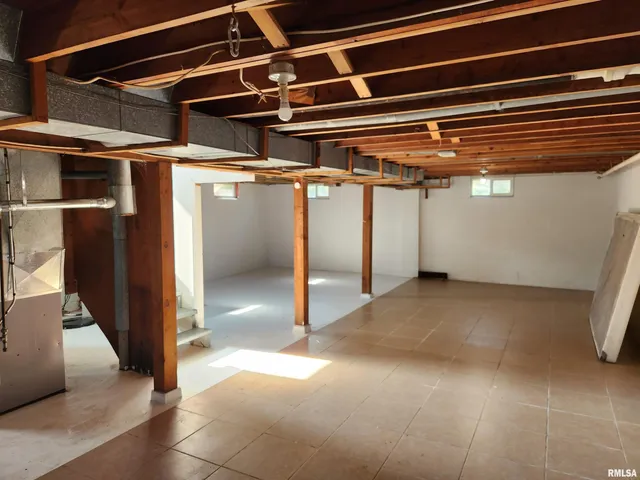 $1,450 | 3235 West 16th Street, Davenport, IA 52804