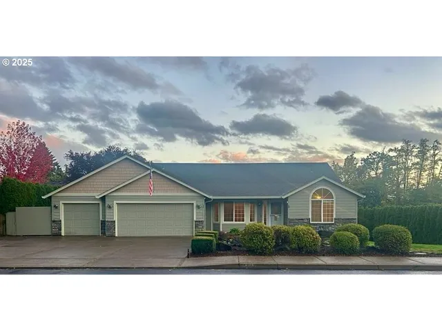 $690,000 | 2242 North M Street, Washougal, WA 98671