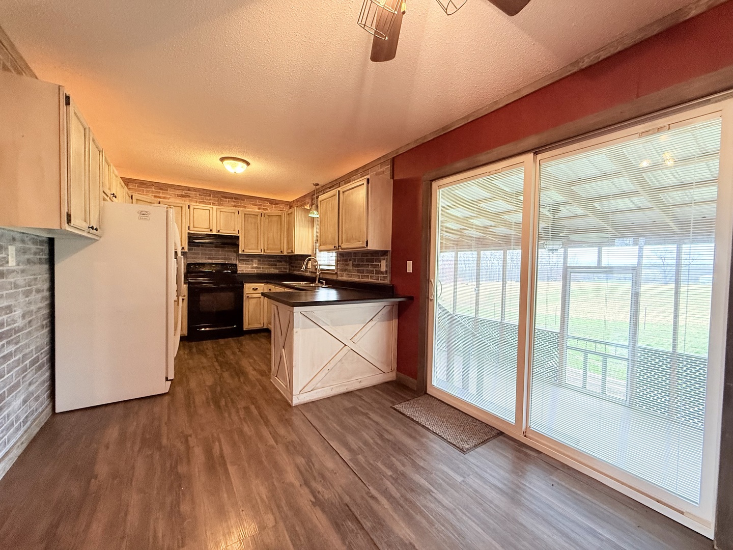 425 Peak Road Harrisburg, IL 62946 - Photo 15 of 41