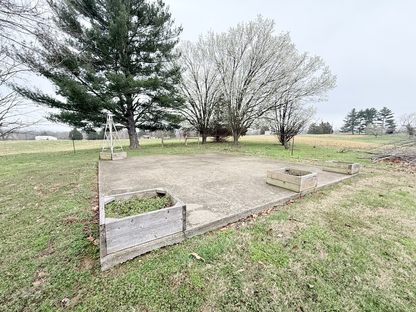 425 Peak Road Harrisburg, IL 62946 - Photo 30 of 41