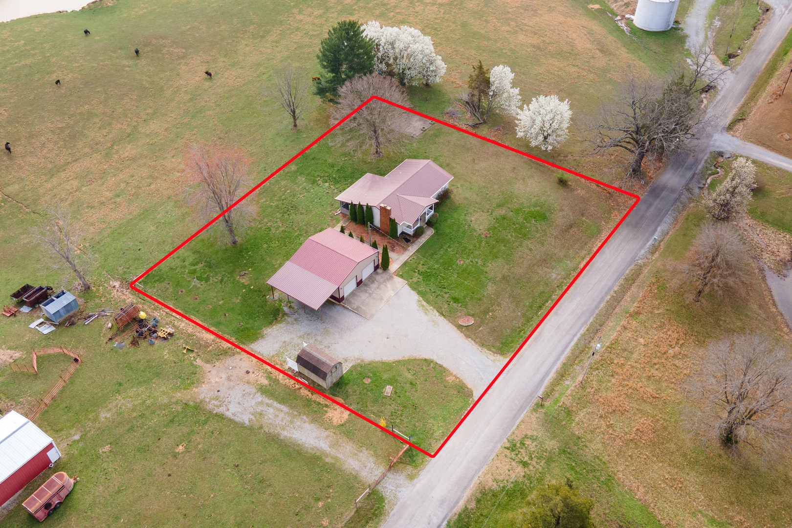 425 Peak Road Harrisburg, IL 62946 - Photo 6 of 41