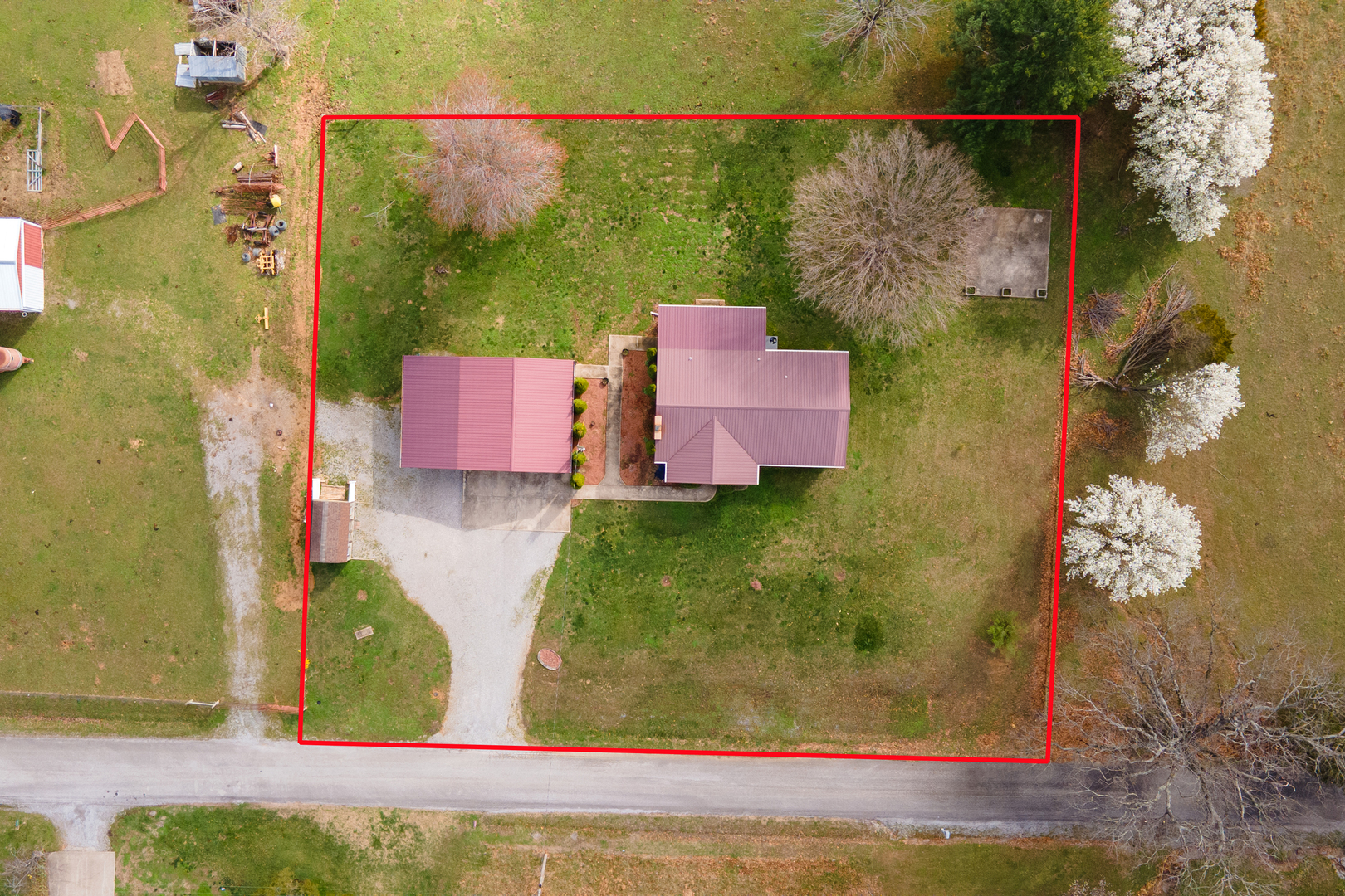 425 Peak Road Harrisburg, IL 62946 - Photo 7 of 41