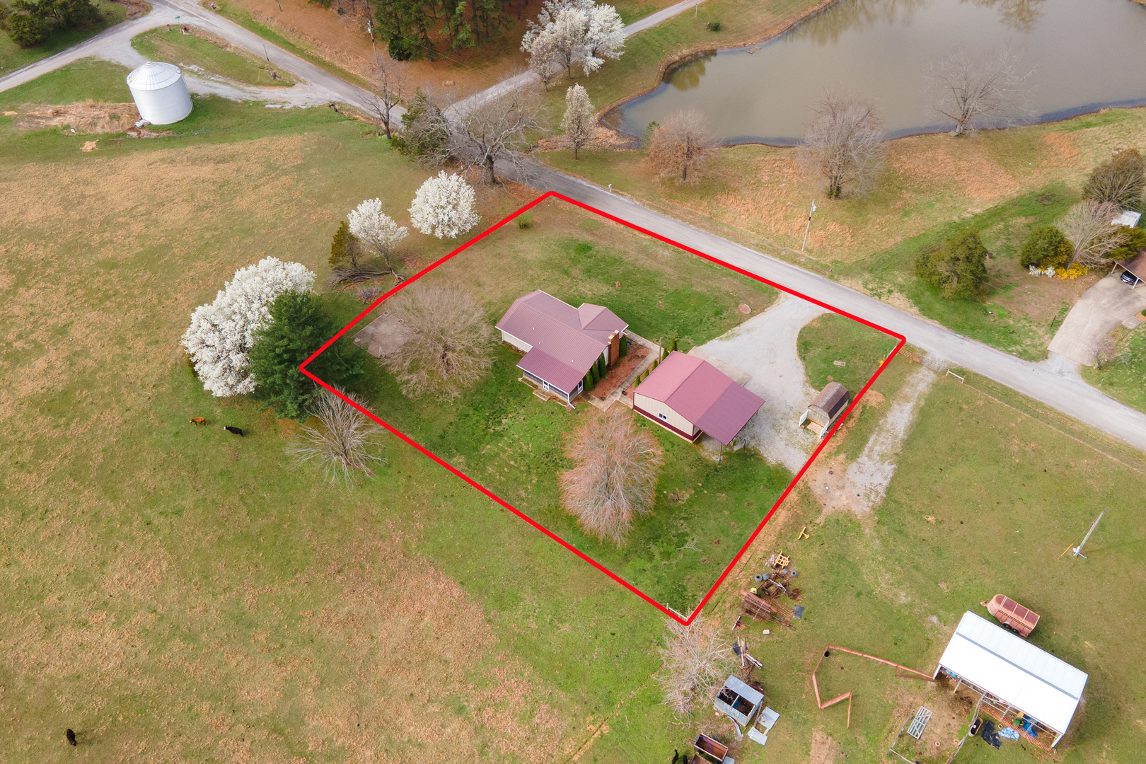 425 Peak Road Harrisburg, IL 62946 - Photo 8 of 41