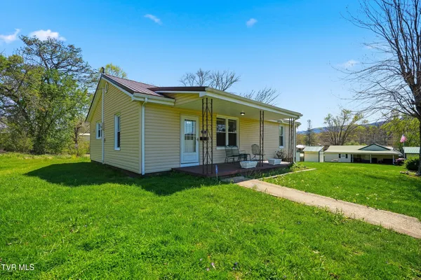 $150,000 | 18 East 28th Street North, Big Stone Gap, VA 24219