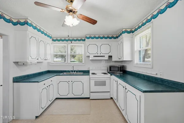 $150,000 | 18 East 28th Street North, Big Stone Gap, VA 24219