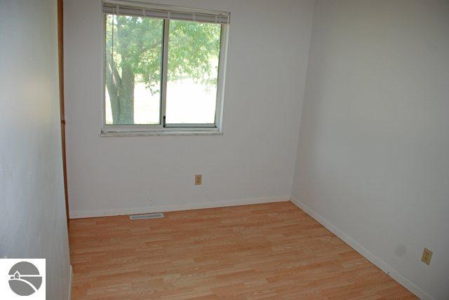 4202 Vance Road Traverse City, MI 49685 - Photo 12 of 16 1737914-11.JPG