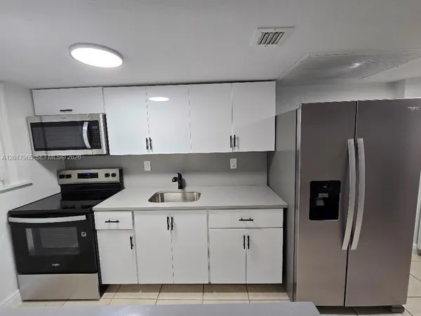 $1,800 | 3901 Southwest 112th Avenue, Unit 38, Miami, FL 33165