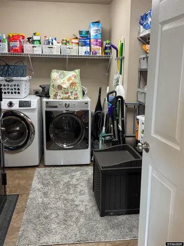 $425,000 | 1109 West Main Avenue, Saratoga, WY 82331